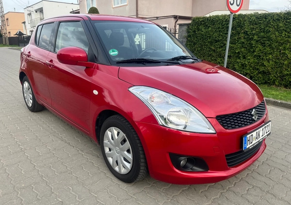 Suzuki Swift cena 23499 przebieg: 143979, rok produkcji 2012 z Czersk małe 631